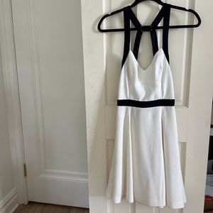 Trina Turk White Sleeveless / Open Back Cocktail Dress Size 0